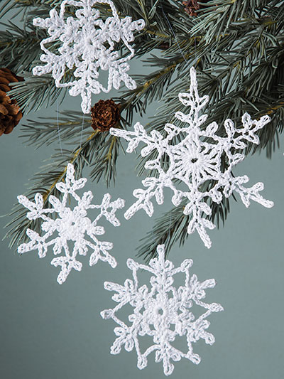 A Very Crochet Christmas - snowflakes